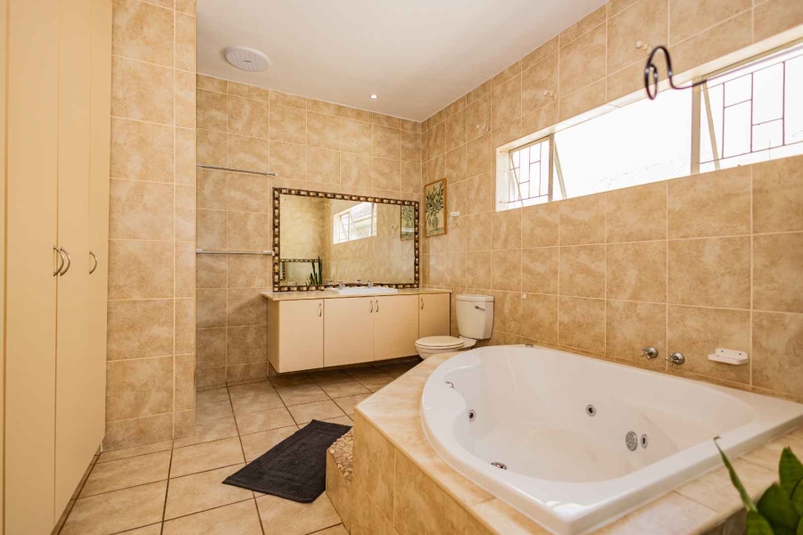 To Let 1 Bedroom Property for Rent in Oakdale Western Cape